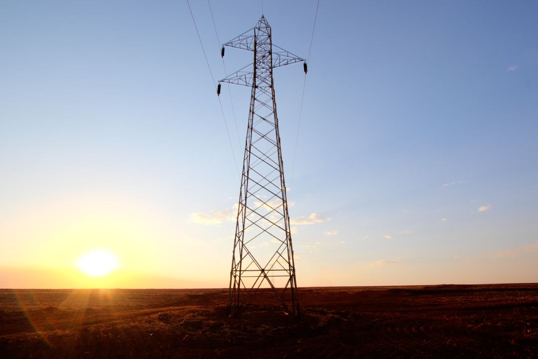 Horizontes convidam à contemplação profunda, revelando histórias que se desdobram entre céu e terra - Fotografia de Paisagem