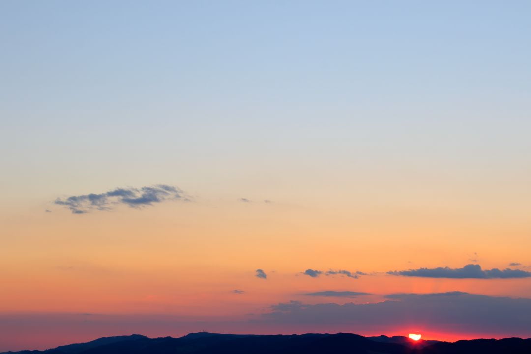 Reflexões silenciosas na paisagem espelham a alma do ambiente, transmitindo emoções e narrativas sutis e profundas - Fotografia de Paisagem