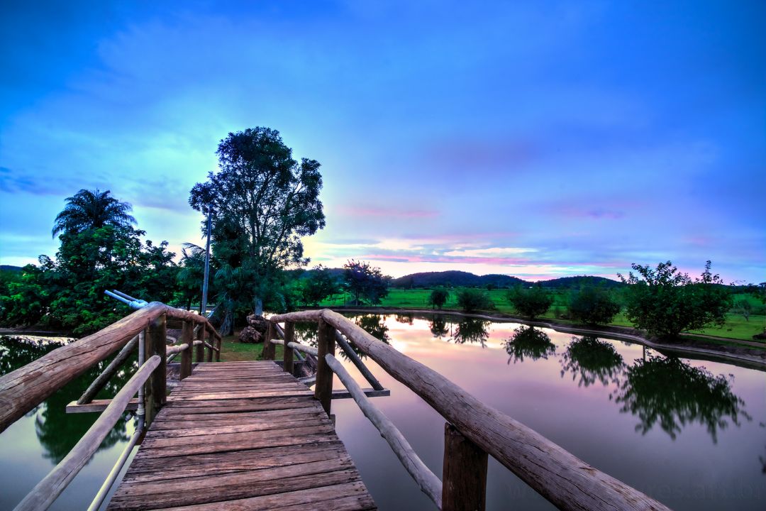 Cores que marcam o ritmo do tempo, ecoando emoções e histórias que transcendem o efêmero das cenas capturadas - Fotografia de Paisagem