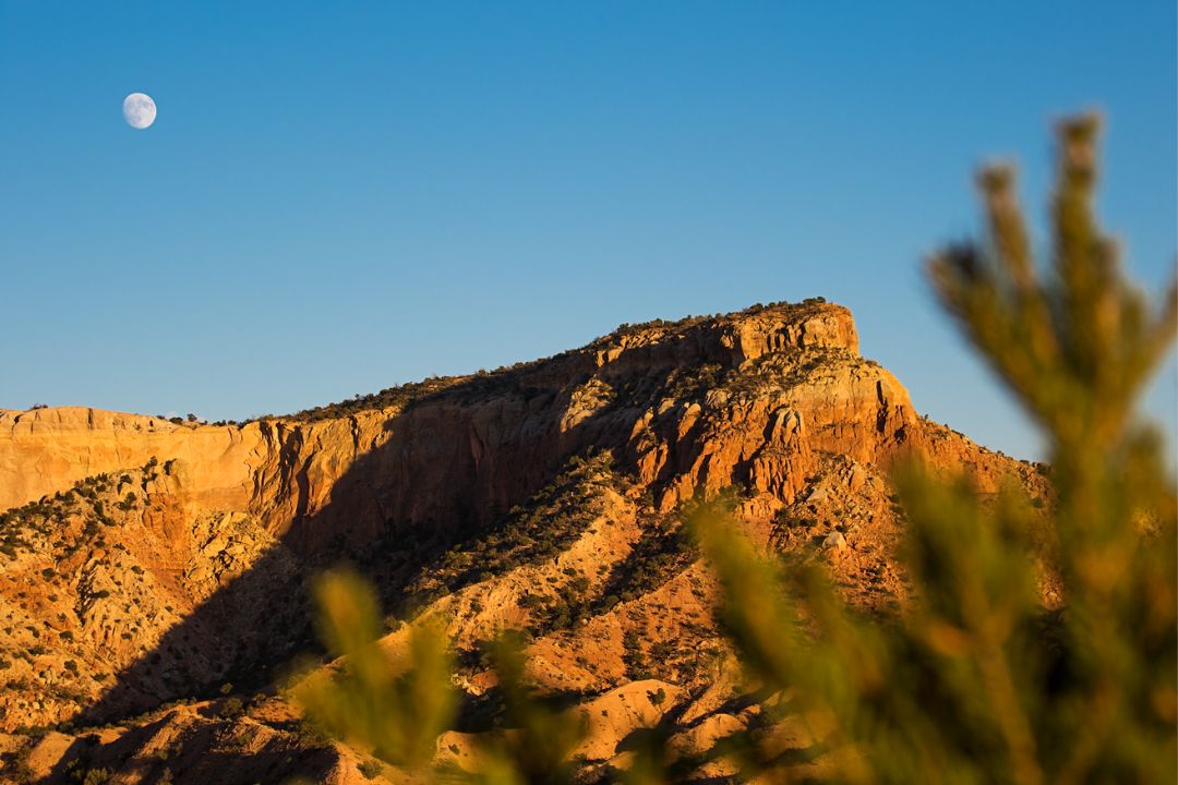 Cores que marcam o ritmo do tempo, ecoando emoções e histórias que transcendem o efêmero das cenas capturadas - Fotografia de Paisagem