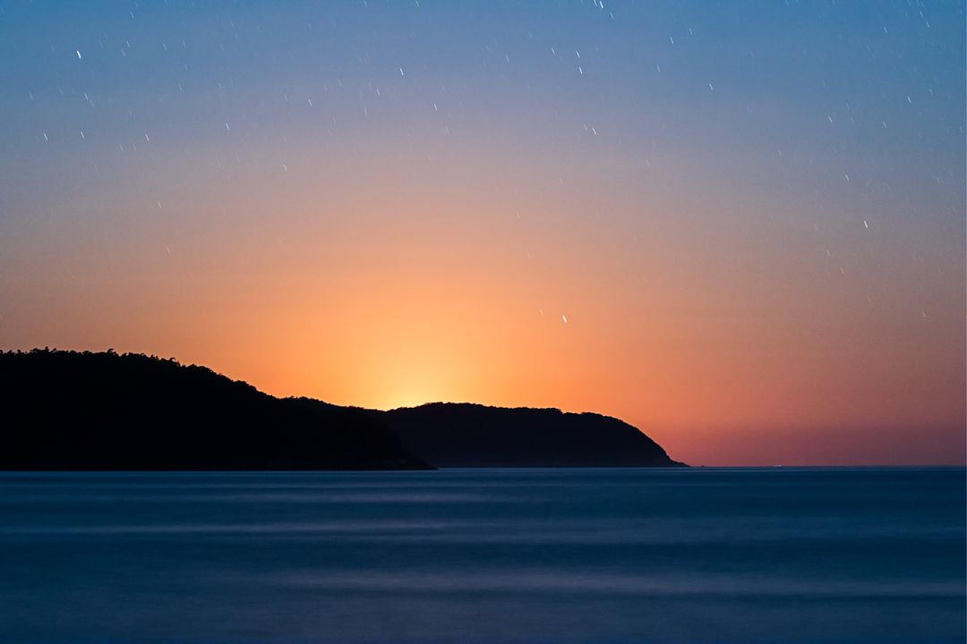 Reflexões silenciosas na paisagem espelham a alma do ambiente, transmitindo emoções e narrativas sutis e profundas - Fotografia de Paisagem